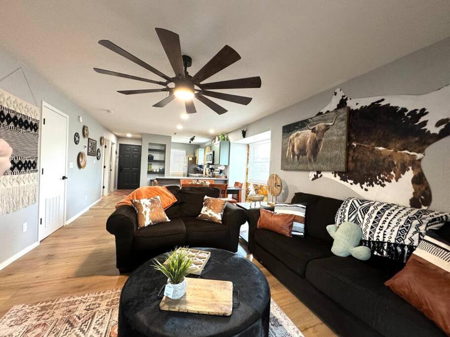 Modern Comfort: Updated Cozy Condo In Indian Point Μπράνσον Εξωτερικό φωτογραφία