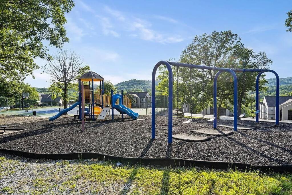 Modern Comfort: Updated Cozy Condo In Indian Point Μπράνσον Εξωτερικό φωτογραφία