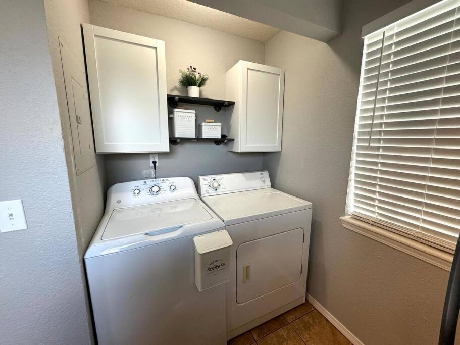 Modern Comfort: Updated Cozy Condo In Indian Point Μπράνσον Εξωτερικό φωτογραφία